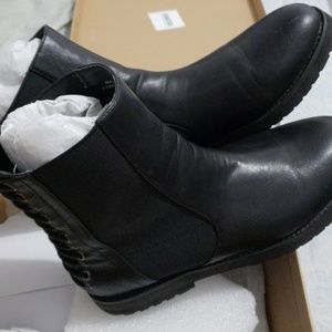 Lexi Laced Chelsea Boot